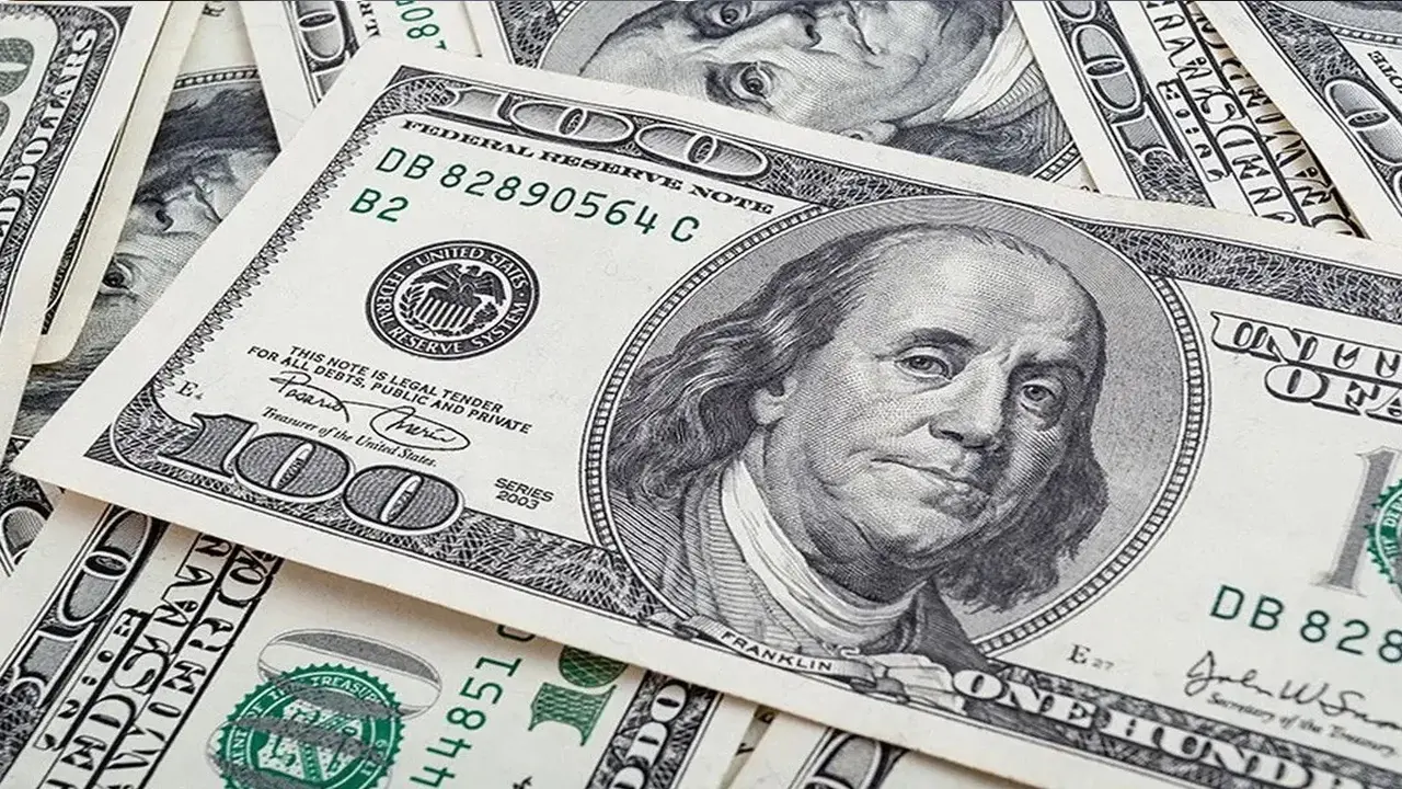 الدولار يترقب تسجيل أكبر مكاسب أسبوعية له منذ أكثر من عام كامل